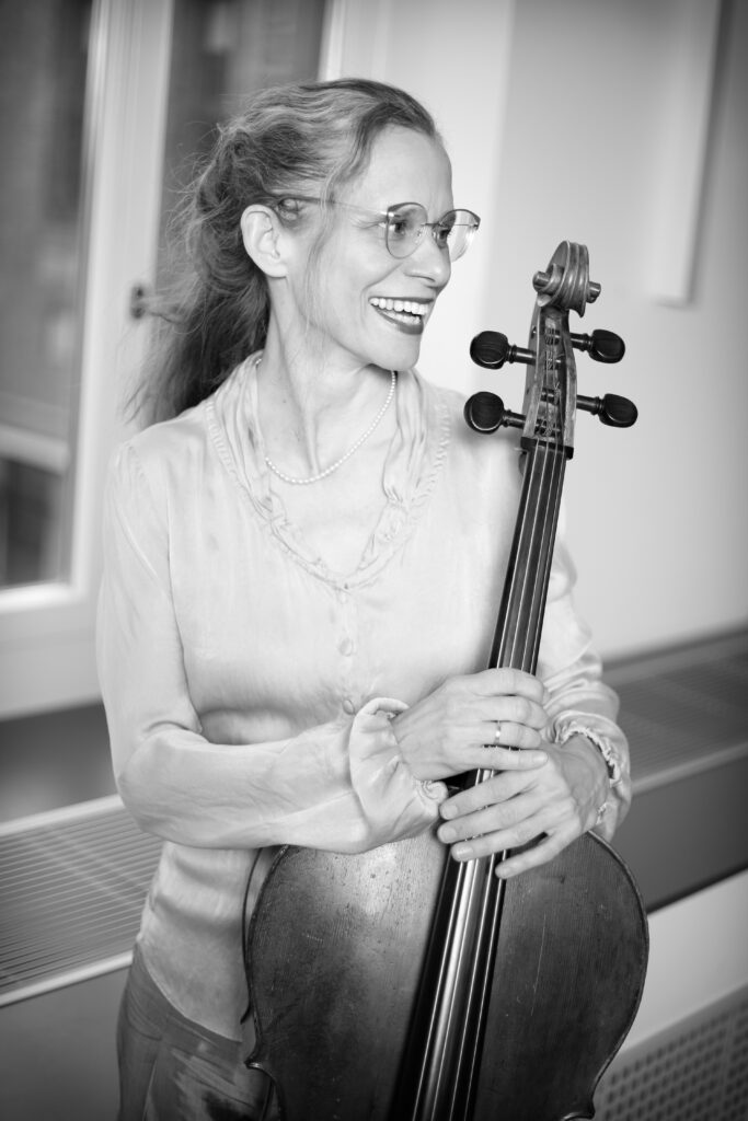 das neue Ensemble, Querflöte, Klarinette, Cello, Cellistin, Musiker, Klassikensemble, Ensemblefotografie, Musikerfotos, Portraitfotos, Künstlerfotografie, Hannover, Dirigent, Pressefoto, modern