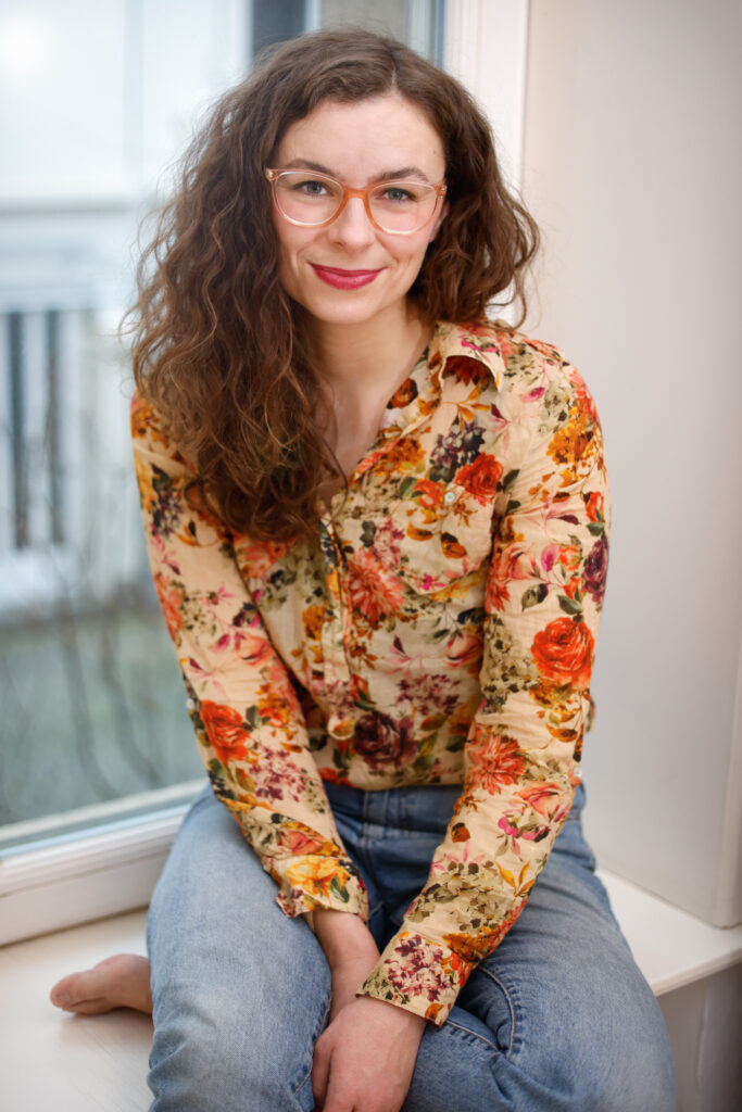 Ida Barleben, Ida im Liederkasten, Songwriterin, Sängerin, Chorleitung, Pressefoto, Kinderlieder, spotify, Hannover, Fotoshooting, Künstlerportrait